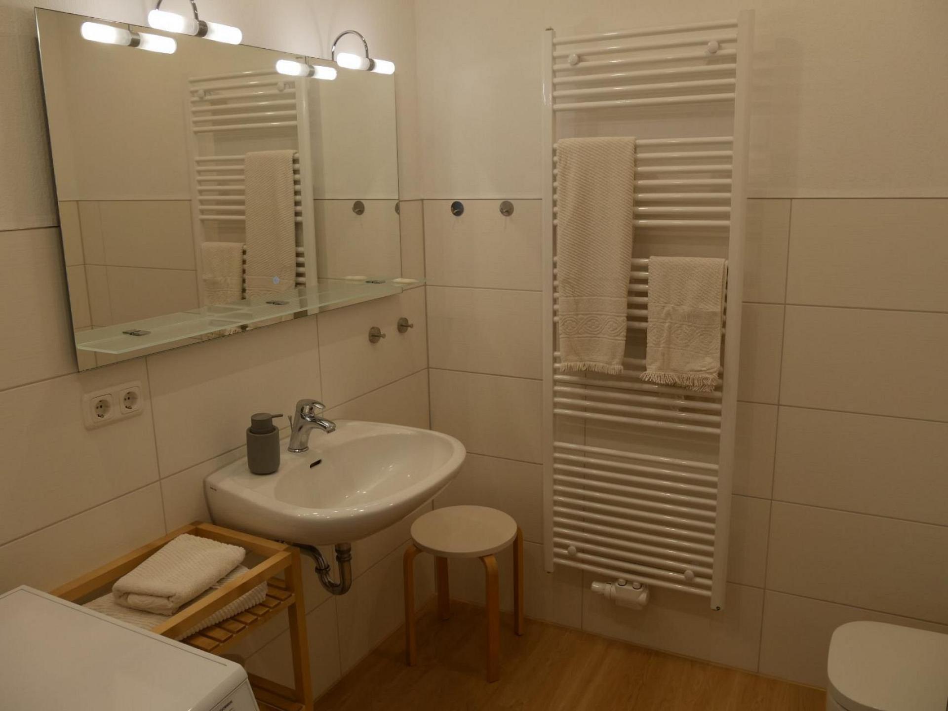 Ferienhaus mit 3 WhG+Diele Foto 12